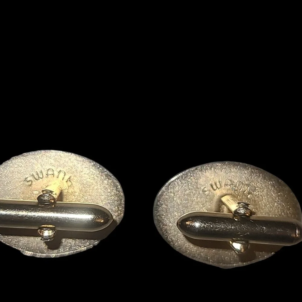 Vintage Swank Gold Tone Oval‎ Disc With Leaf Classic Men's Cufflinks